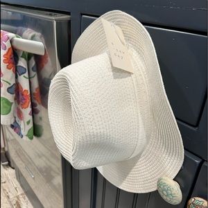 🆕WHITE STRAW HAT - Perfect for summer! ☀️ Bad hair day!?! No problem!!